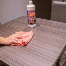 TQ Mueblelimp 1L - Limpiador y abrillantador de muebles, protección para todo tipo de mobiliario de madera, metal o piel