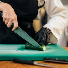 TQ Guante Nitrilo Negro Sin Polvo - Pack 100 guantes desechables de alta resistencia para industria alimentaria y hostelería