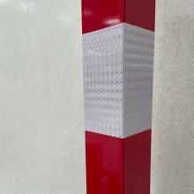 TQ Pilona Blanca y Roja Reflex Extraíble - Pilona reflectante de acero galvanizado con llave de bloqueo y tapa de cierre