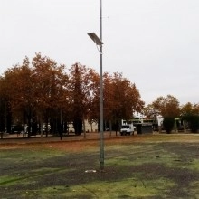 Farola solar con sensor de movimiento