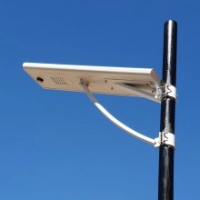 Farola solar con sensor de movimiento